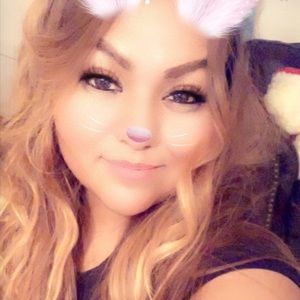 Meet your Posher, Alejandra